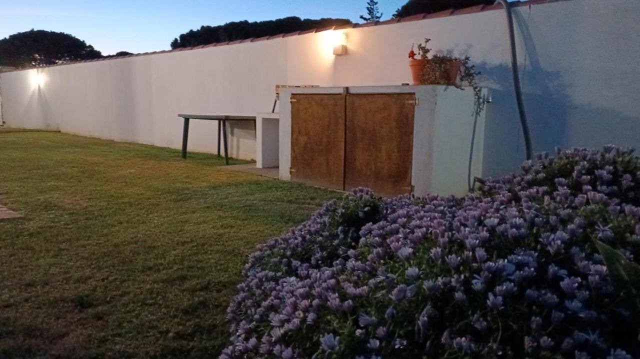 Casitas De La Barrosa Con Jardin Y Piscina Holiday home *