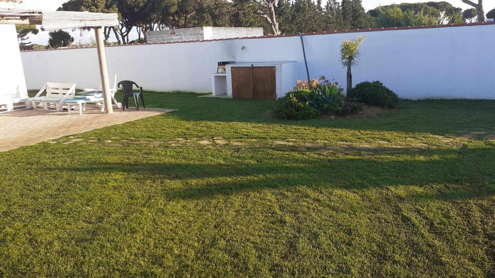 Casitas De La Barrosa Con Jardin Y Piscina Holiday home *