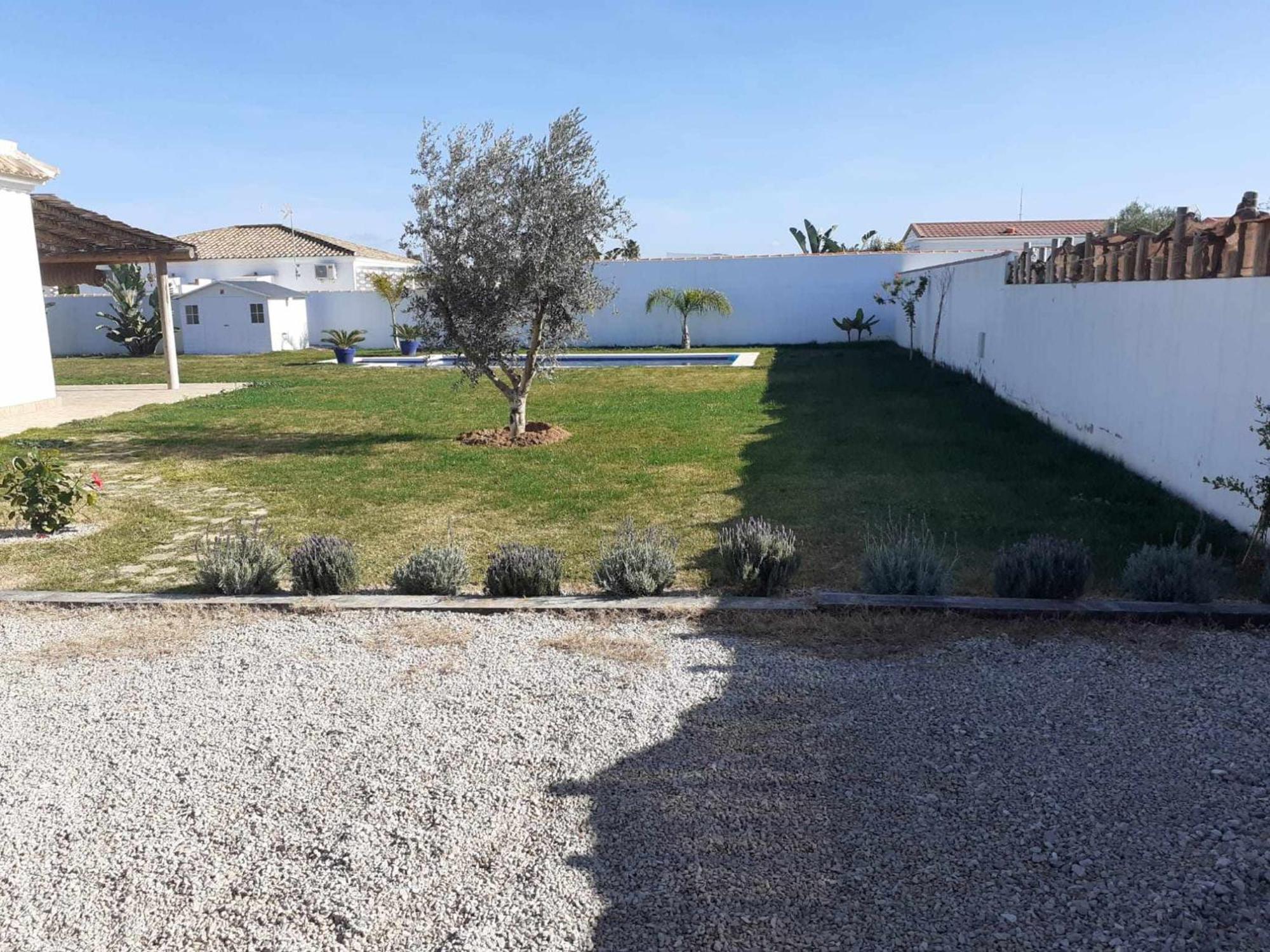 Casitas De La Barrosa Con Jardin Y Piscina Holiday home Chiclana de la Frontera